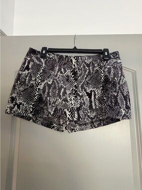 Women's Express Black & White Snake Print Shorts